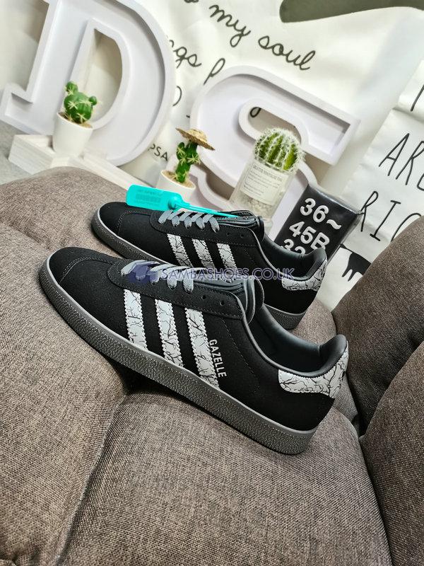 Star Wars x Adidas Gazelle "Darksaber" - Core Black/Silver Metallic-Grey Four - GZ2753 Classic Originals Shoes