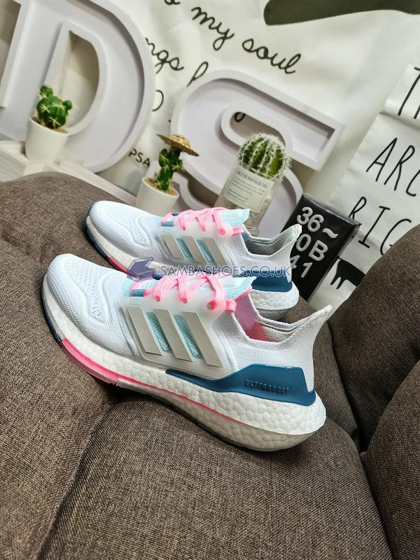 Adidas UltraBoost 22 "White Almost Blue" - Cloud White/Grey One/Almost Blue - GX9784 Classic Running Shoes