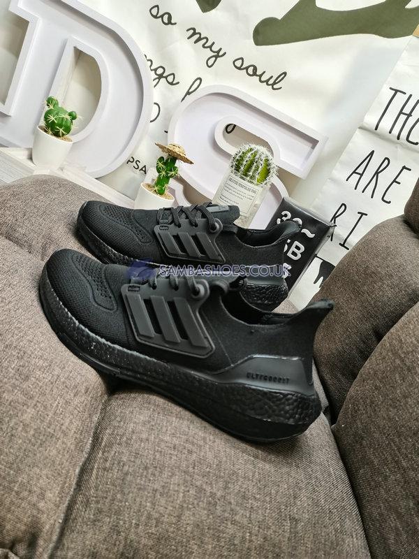 Adidas UltraBoost 22 "Triple Black" - Core Black/Core Black/Core Black - GZ0127 Classic Running Shoes