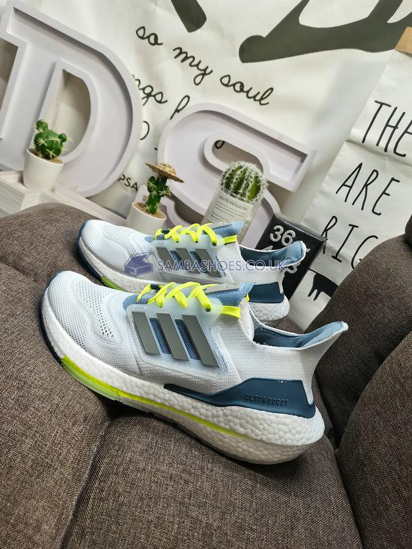 Adidas UltraBoost 22 "White Linen Green" - Cloud White/Metal Grey/Linen Green - GX5912 Classic Running Shoes