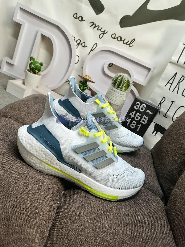 Adidas UltraBoost 22 "White Linen Green" - Cloud White/Metal Grey/Linen Green - GX5912 Classic Running Shoes