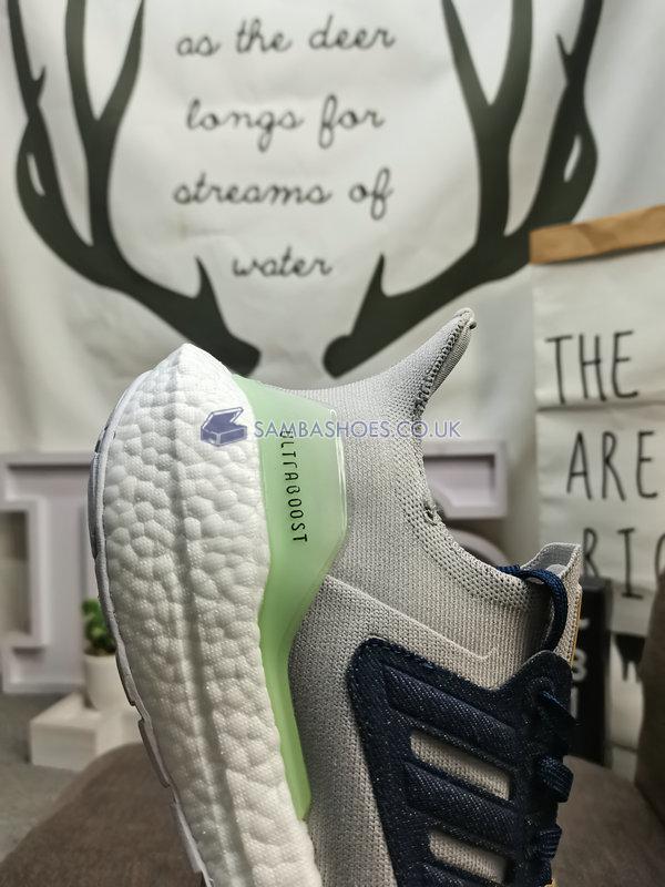 Adidas UltraBoost 22 "Halo Silver" - Halo Silver/Shadow Navy/Linen Green - GX9158 Classic Running Shoes